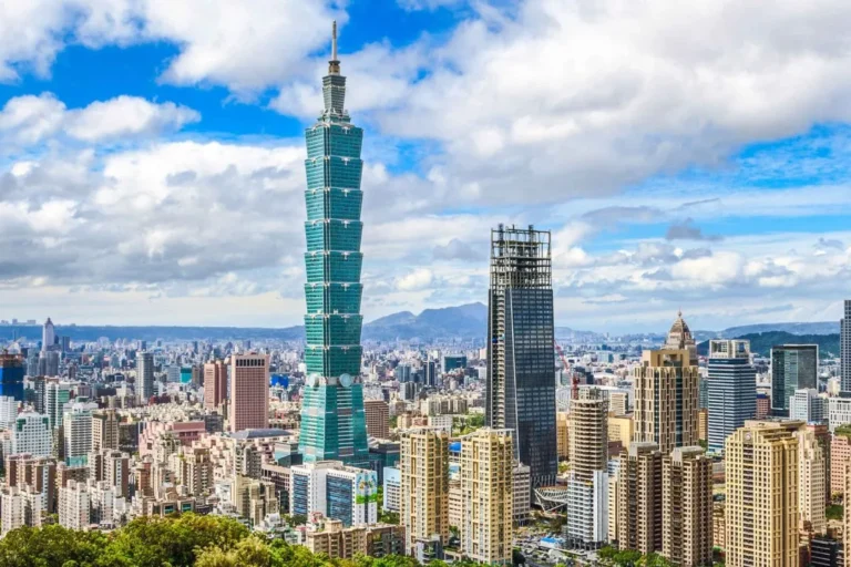 Storm-Resistant Buildings Engineering, Best Practices & Case Studies