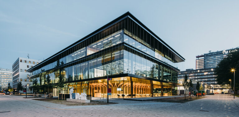 Climate Adaptive Architecture Principles, Innovations and Exemplars